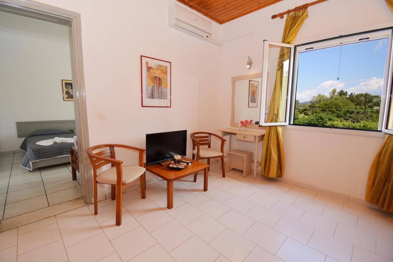 Dolphin Apt & Studios -Next To The Beach Ρόδα Εξωτερικό φωτογραφία
