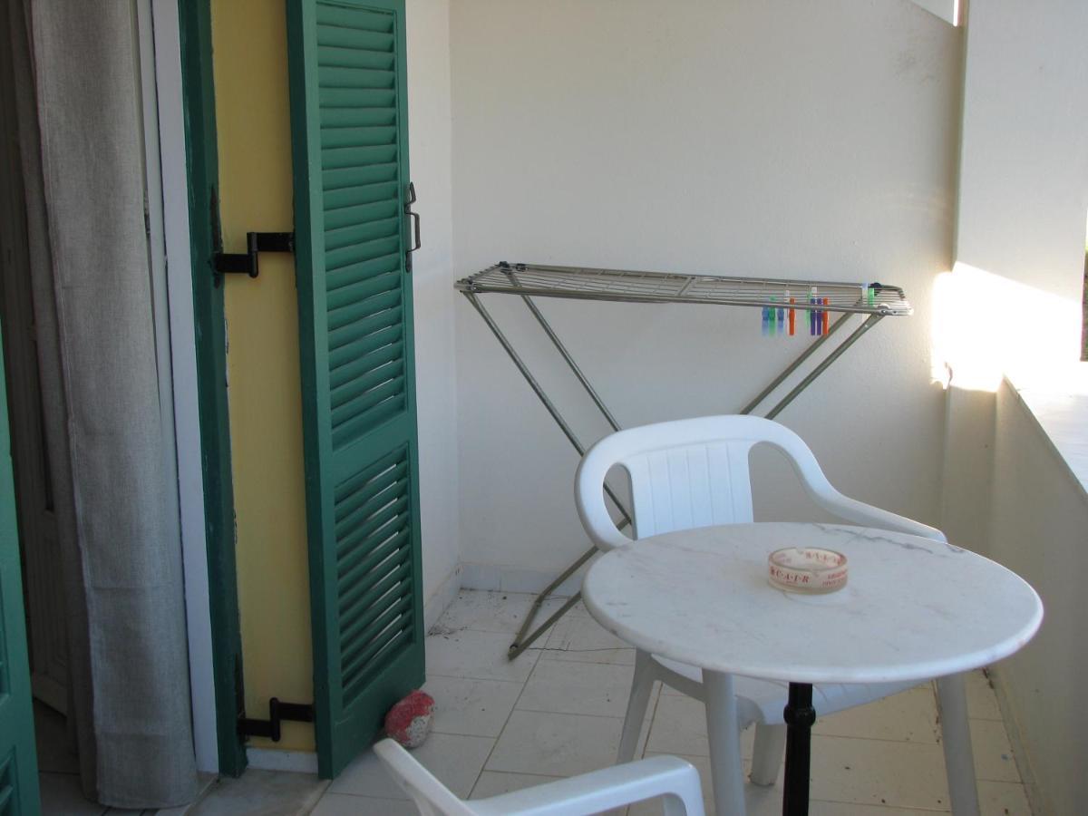 Dolphin Apt & Studios -Next To The Beach Ρόδα Εξωτερικό φωτογραφία