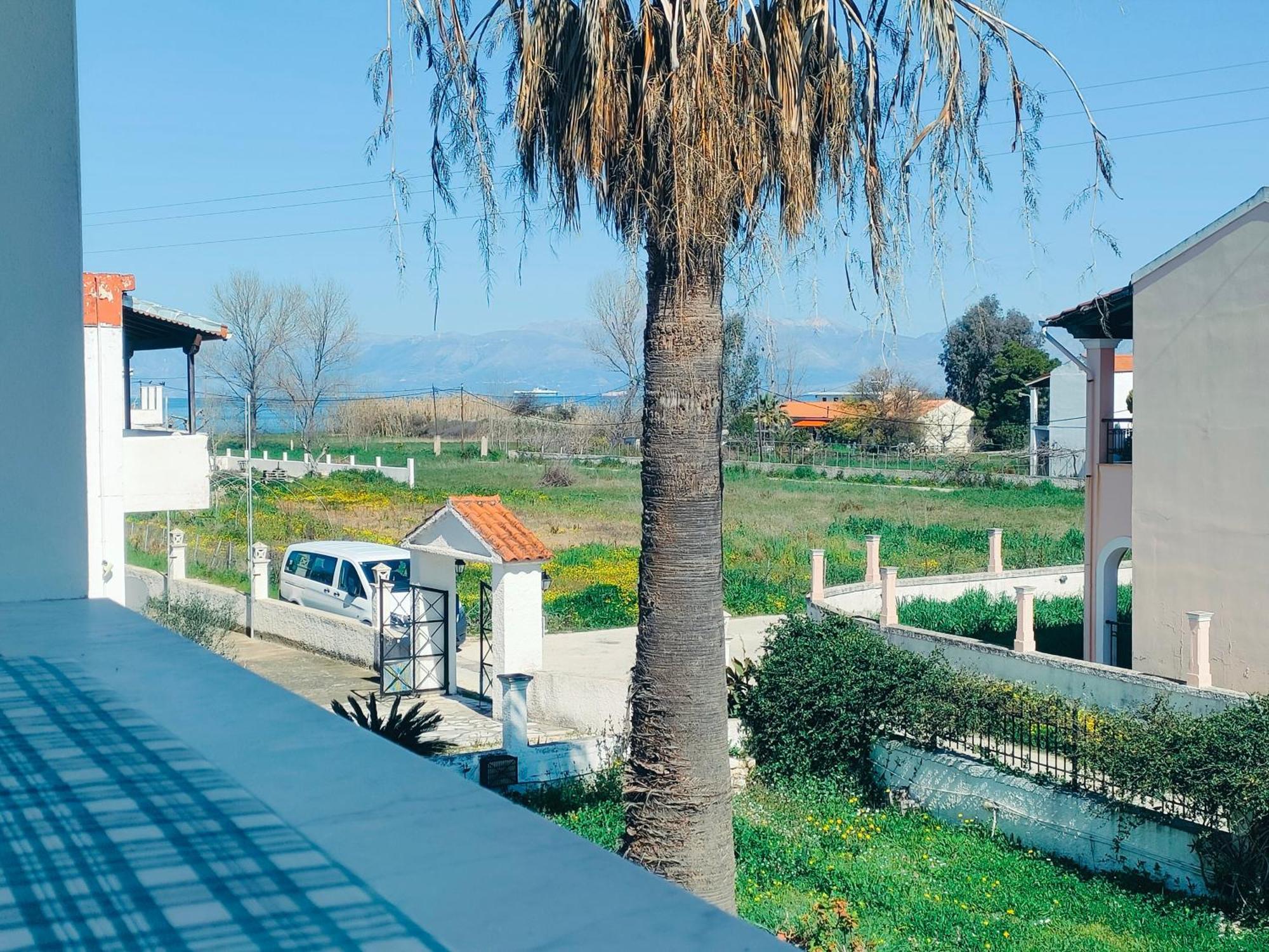 Dolphin Apt & Studios -Next To The Beach Ρόδα Εξωτερικό φωτογραφία