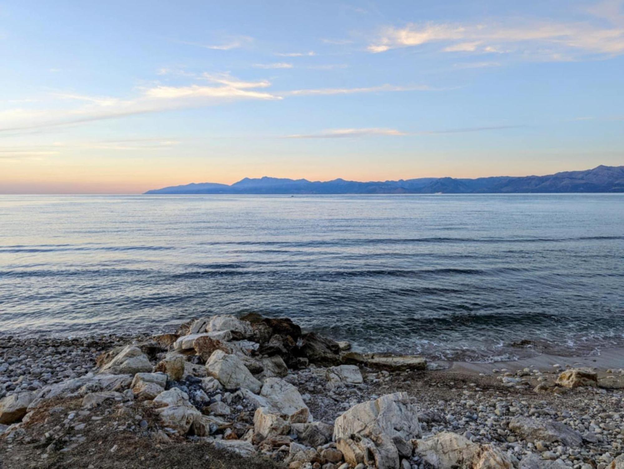Dolphin Apt & Studios -Next To The Beach Ρόδα Εξωτερικό φωτογραφία